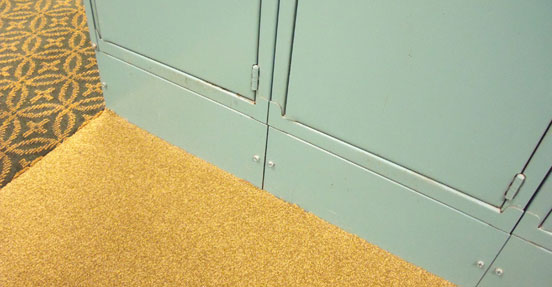 locker-floor-to-door