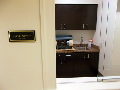 GCC-hallway-shoe-shine
