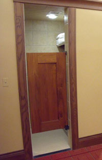SRCC-swinging-wooden-shower03