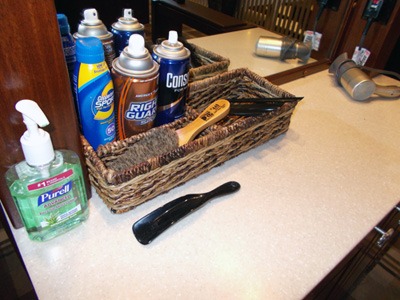ULGC-grooming-station02